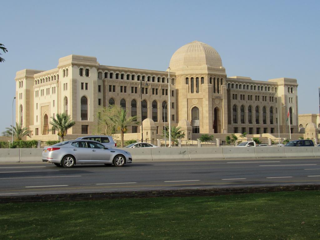 Al Ferdous Hotel Apartments Muskat Bagian luar foto