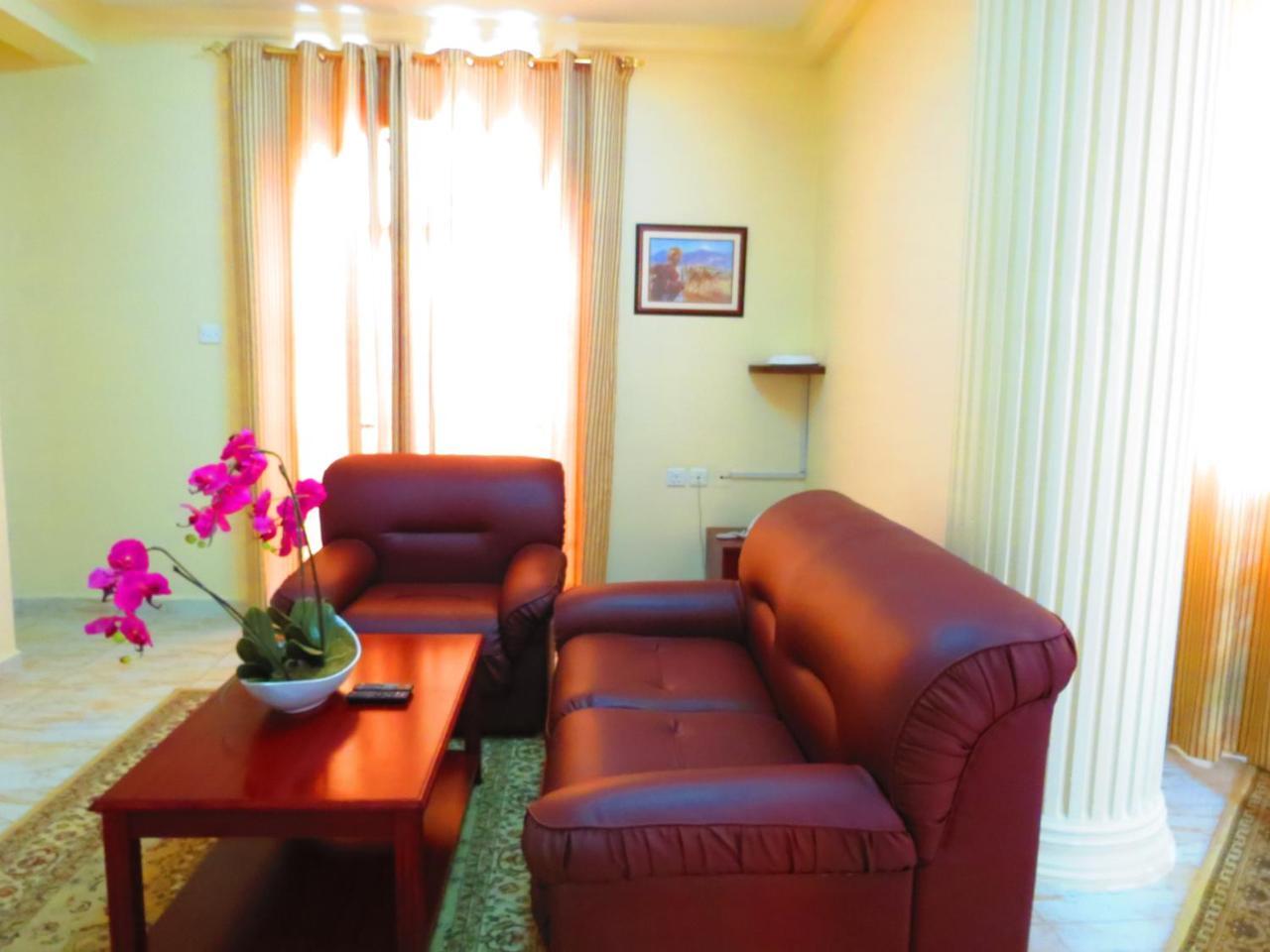 Al Ferdous Hotel Apartments Muskat Bagian luar foto